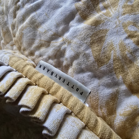 Yellow and White Quilted Bedding - Picture 6 of 6